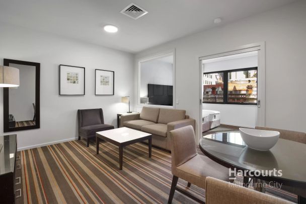 The Ultimate In Inner City Living - Fully Furnished! - Photo 1