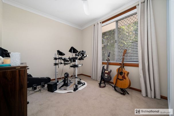 Beautifully Presented Villa in a Quiet, Well-Maintained Complex - Photo 1