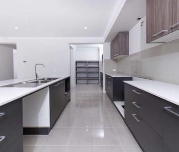 FIVE BEDROOM HOME - Photo 6