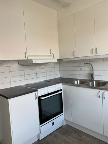 Östra Järnvägsgatan 14 B - Photo 2