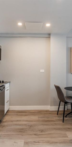 Renovated Sunny Studio - Atwater Metro - 1420-1440 Towers Street, Montréal - Photo 1