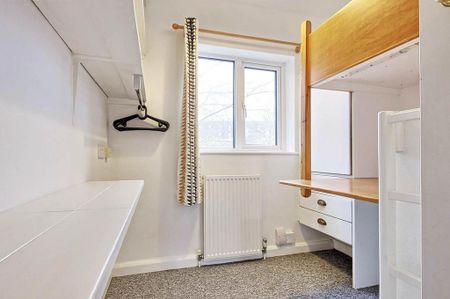 4 bedroom semi-detached house to rent - Photo 5