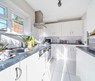 3 bedroom end of terrace house to rent - Photo 6