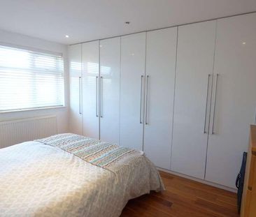 Abbots Close, Brentwood, CM15 - Photo 3