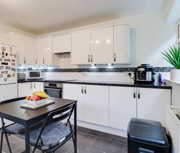 3 bedroom semi-detached house to rent - Photo 6