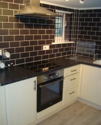 1 Bed Self contained - Student flat Fallowfield for Couple - Photo 3