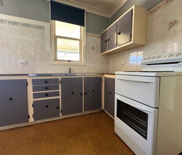 Neat & Tidy 3 Bedroom Home + Sleep out - Photo 2