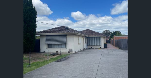 Just Renovated 2 Bedroom Unit - Photo 1
