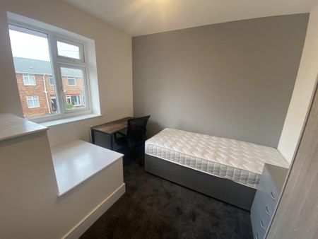 5 bedroom terraced house to rent - Photo 3