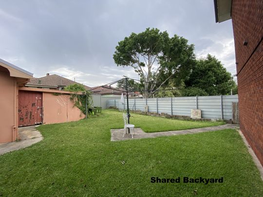 2 BEDROOM FLAT - Photo 1