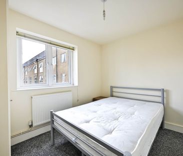 Room in a Shared Flat, Robinson Road, SW17 - Photo 2