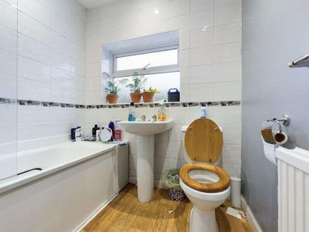 Lower Bevendean Avenue, Brighton, BN2 - Photo 3