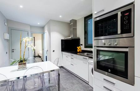 Carrer de Casanova, Barcelona, Catalonia 08021 - Photo 4