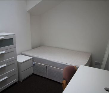 5 Bed Student Accommodation - Photo 1