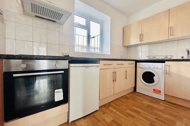 Dorset Gardens, BRIGHTON - Photo 1