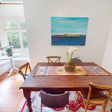 St Johns Hill - 3 Bedrooms - Photo 3
