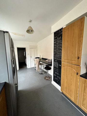 4 bedroom house - Photo 4