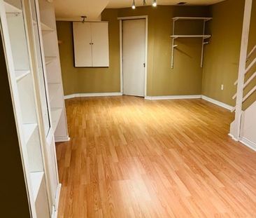 For Lease - 75 Grasslands Avenue, Richmond Hill, Ontario - Photo 1