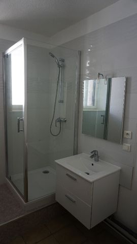 APPARTEMENT T3 RDC - 99 M² - GUEUGNON - Photo 3