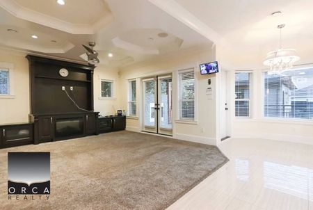 3832 Kincaid St, Burnaby - Photo 2