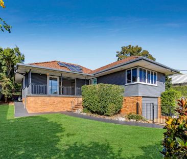 “POSITIONED AT THE TOP OF PRING ST OFFERING VIEWS, POSITION AND LIF... - Photo 1