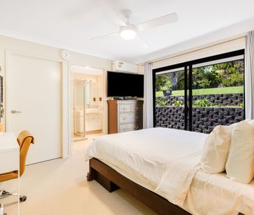 Modern Family Home with Pool - Pet Friendly - Photo 4