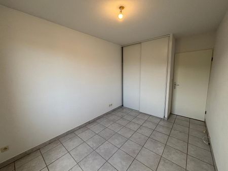 Location Appartement 2 pièces 36m² AIRE SUR L ADOUR 40800 - Photo 2
