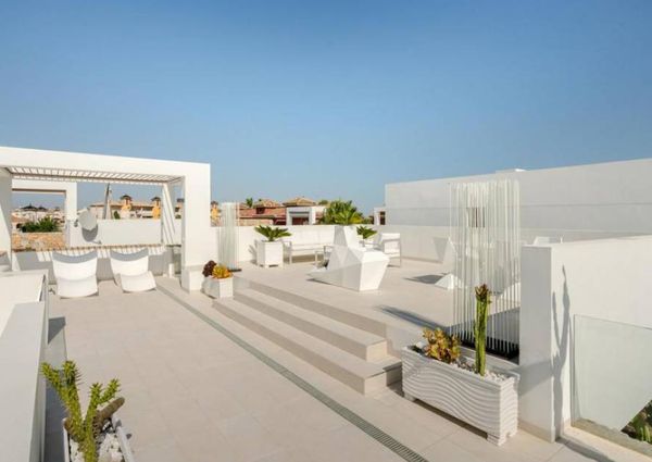 Beautiful modern house for long term rental in Cabo Roig NOW