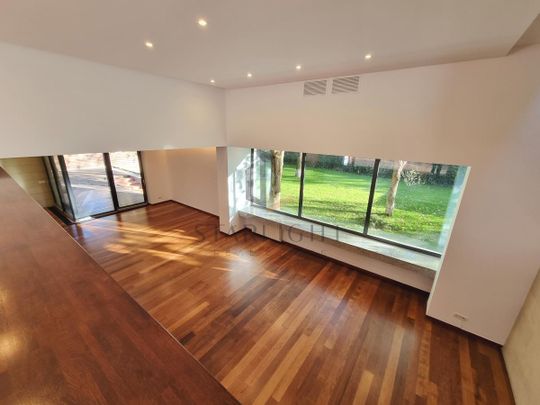 Family-sized 4 bedroom modern villa & epic garden For Rent - Fotografie 1