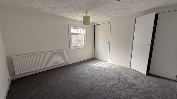 3 bedroom flat to rent - Photo 1