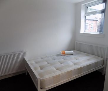 4 bedroom end of terrace house to rent - Photo 6