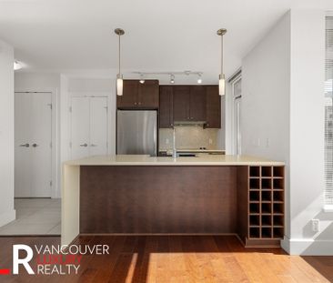 Condo in Downtown Vancouver, BC - Photo 6