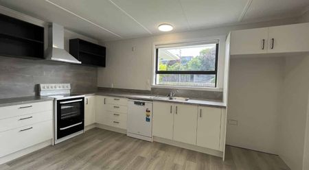 Fresh and spacious in Merrilands - Photo 3