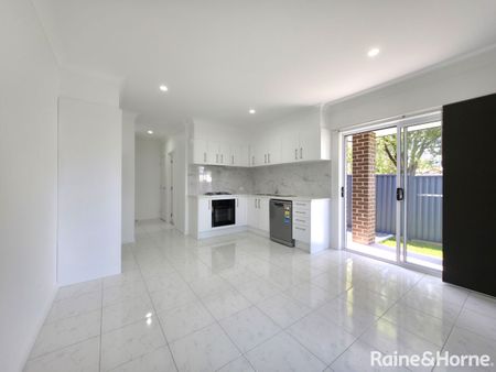 17A Tea Tree crescent, Macquarie Fields, NSW 2564 - Photo 4