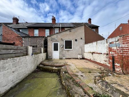 2 bedroom House To Let - Photo 2