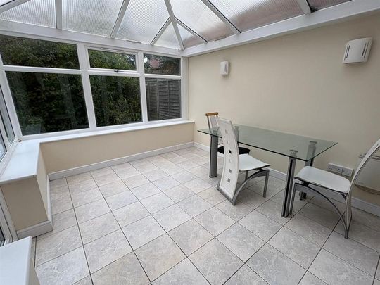 6 bedroom detached house to rent - Photo 1