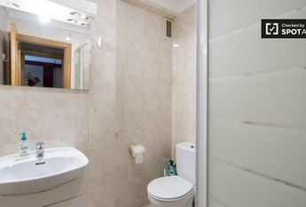 valencia, Valencian Community 46940