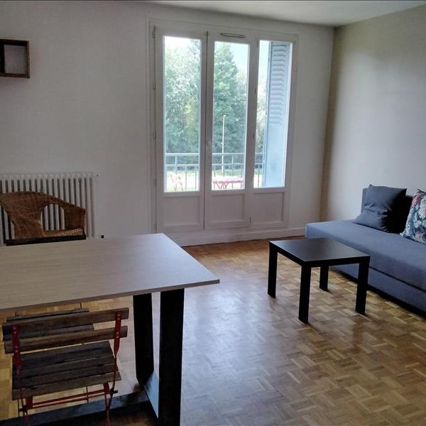 1 pièce - Meublé - 12,42 m² - 3ème étage - Colocation non autorisée - Photo 1