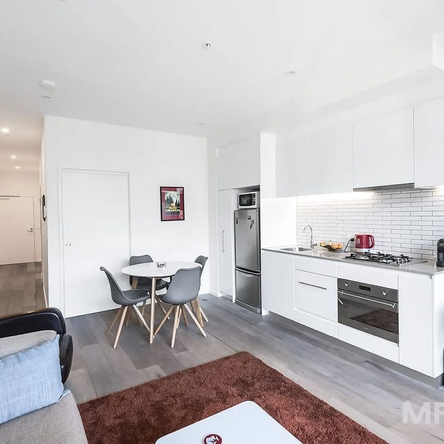 Contemporary one-bedroom haven in the heart of Richmond - Photo 1