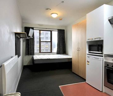 Studio Apartment on The Terrace. Wellington Central Living. - Photo 1