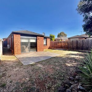 Move-In Ready! Stunning Fully Furnished Family Home For Lease! - Photo 2
