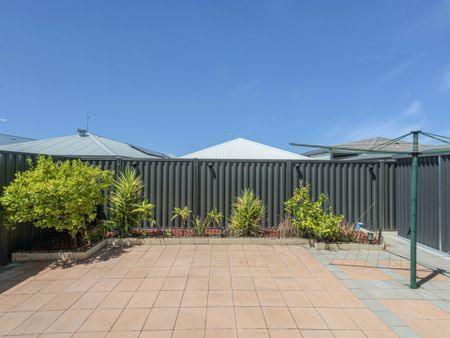 Modern Easy Maintenance Family Home - Photo 4