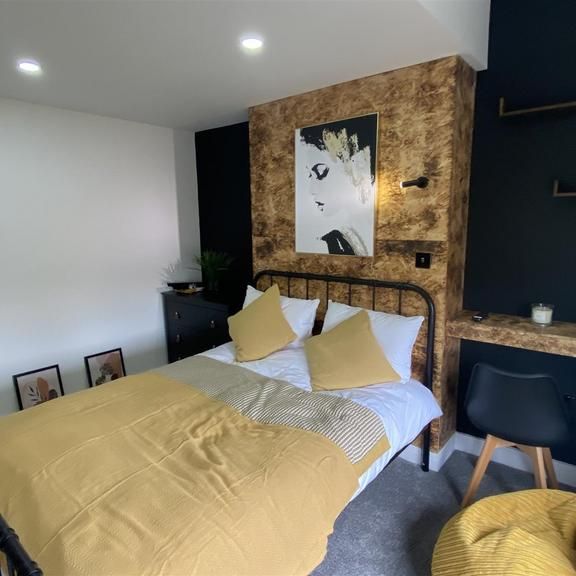 1 bedroom in a house share to rent - Photo 1