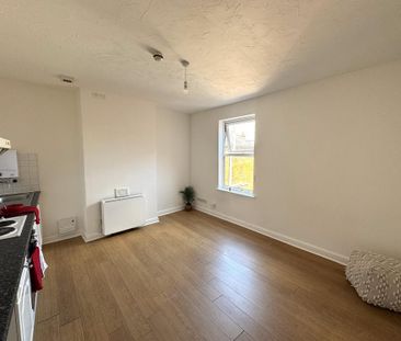 1 bedroom bedsit to rent - Photo 3