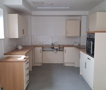 1 Bed Flat, Gainsborough Court, BS7 - Photo 2