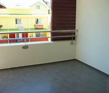 Location Appartement 2 pièces 43m² STE CLOTILDE 97490 - Photo 4