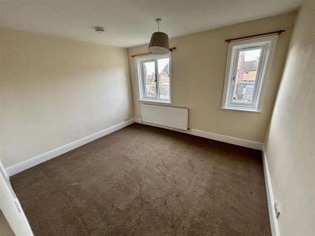 4 bedroom terraced house to rent - Photo 3
