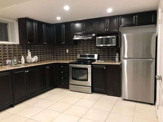 For Lease - 5119 Montclair Drive Unit# Basment, Mississauga, Ontario - Photo 1