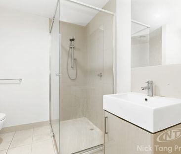 Modern Unfurnished 1-Bedroom Apartment with Split System, Dishwashe... - Photo 3