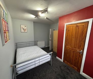 1 Bed Flat, Tempest Road, LS11 - Photo 4
